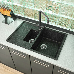 Кухонная мойка GreenStone GRS-21K-308 черная, с сифоном