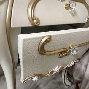 фото Стол туалетный мэри людовик сл-05 слоновая кость кракелюр, ручная роспись цветными патинами и золотом