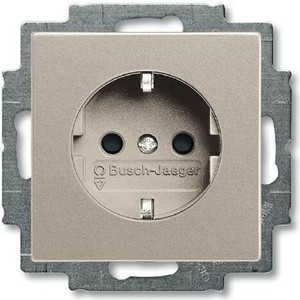 фото Розетка abb basic55 schuko с/з 16a 250v со шторками безвинтовой зажим шампань