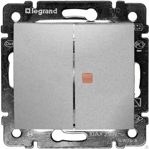 

Переключатель Legrand двухклавишный Valena 10A 250V с подсветкой алюминий 770145, двухклавишный Valena 10A 250V с подсветкой алюминий 770145