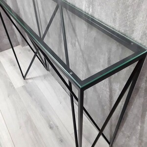 фото Напольная консоль akur loft cary металлокаркас черный прозрачное стекло