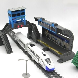 Железная дорога CS Toys с пассажирской станцией, скоростной поезд, длина полотна 244 см - BSQ-2185 - фото 1