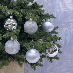 Набор елочных шаров House of Seasons d 6 см 30 шт., серебро в прозрачной упаковке - фото 3
