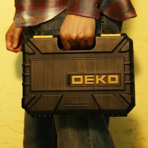 Аккумуляторная отвертка Deko DKS4FU-Li с набором инструментов 36 предметов