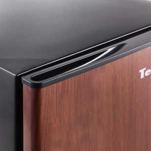 Холодильник Tesler RC-73 Wood