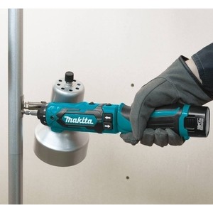 Аккумуляторная отвертка Makita DF012DSE